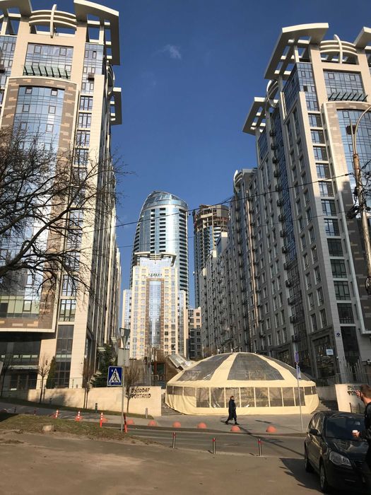 Робоче місце перукаря-стиліста в салоні краси у ЖК Бульвар Фонтанів