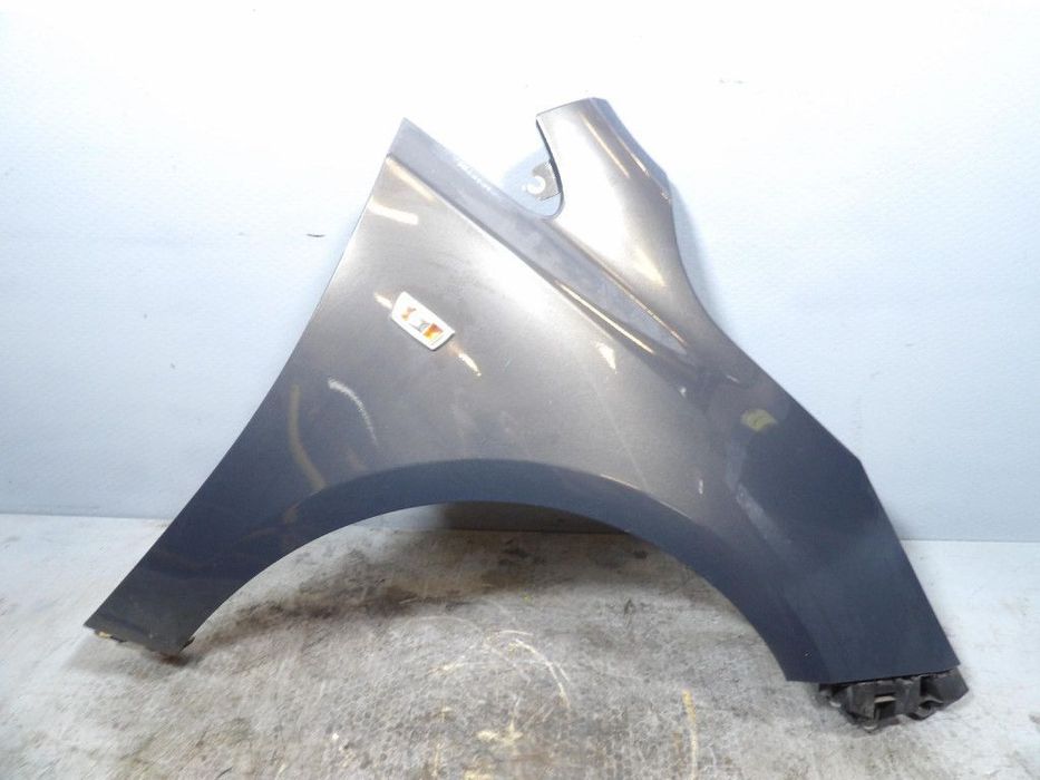 OPEL CORSA E BŁOTNIK PRZÓD PRAWY  Z190