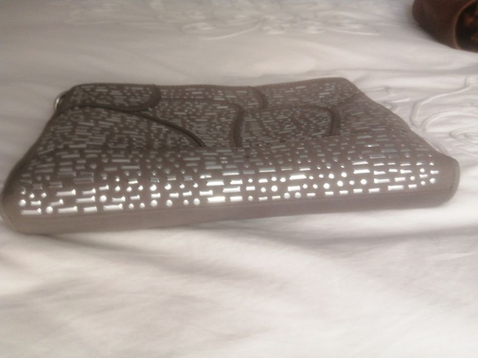 Pequena mala zara camurça cinzenta e metalizados