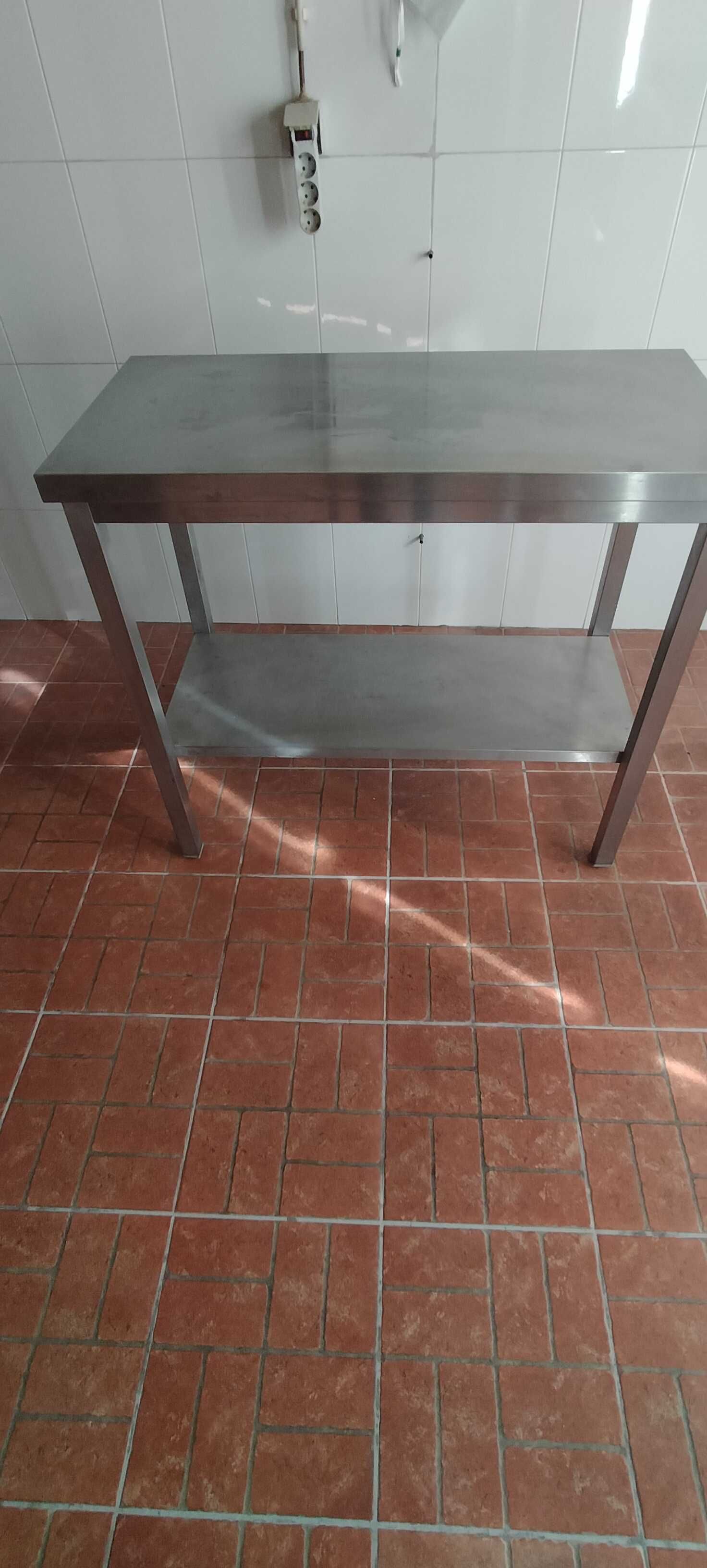 Vendo bancada de inox