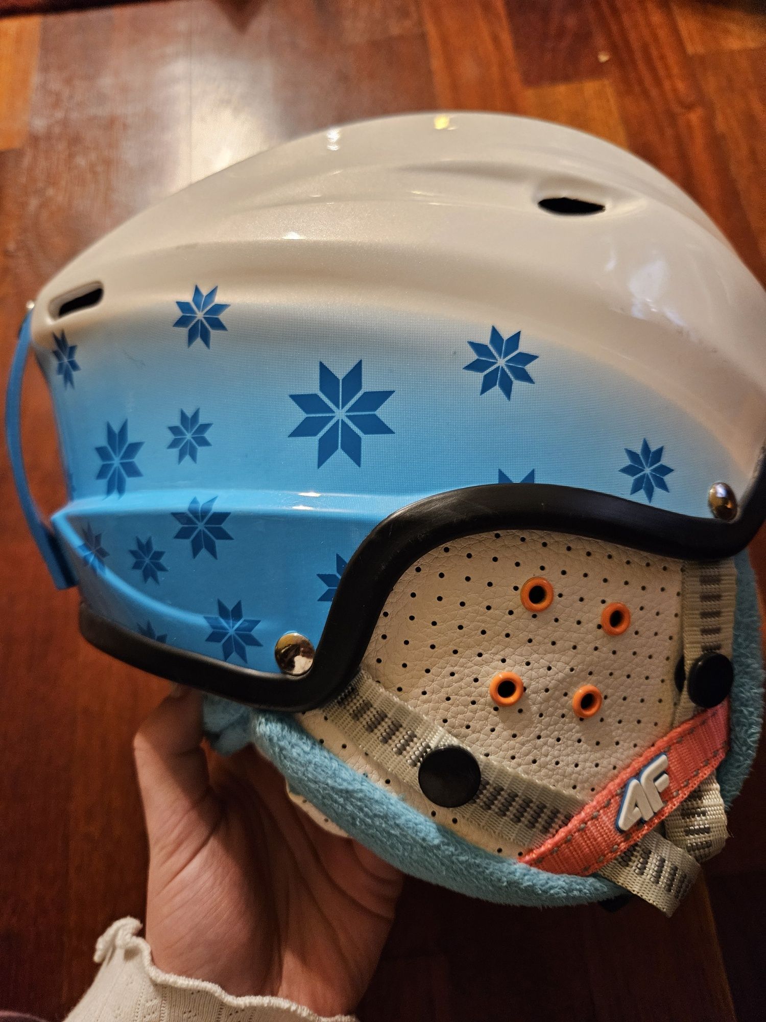Kask narciarski snowboard 4f biało-niebieski damski 53-54cm