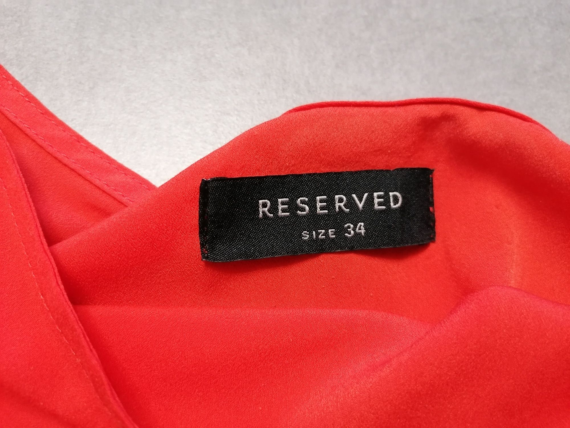 Sukienka Reserved