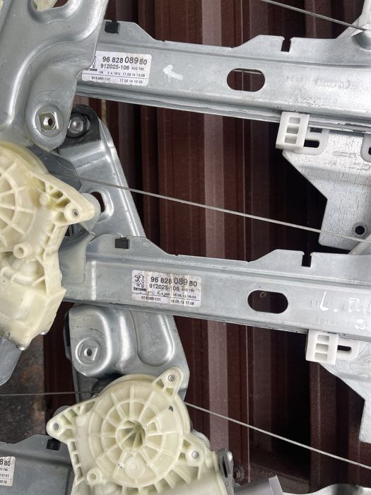 Склопідйомник передній Пежо 3008 5008 Плата склопідйомника Пежо 3008