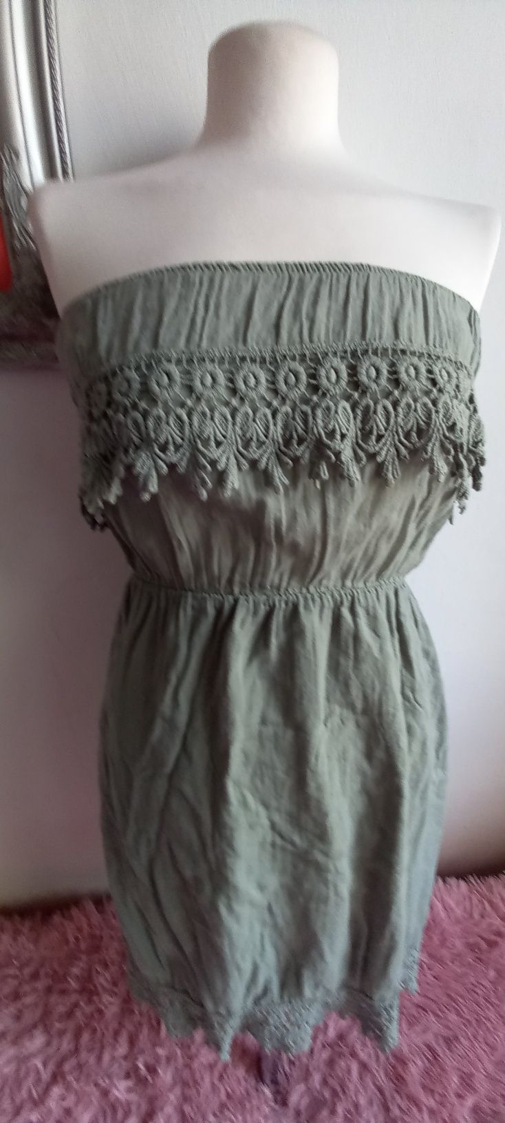 Khaki sukienka boho bez ramiączek, krótka koronką. Myhalys XS