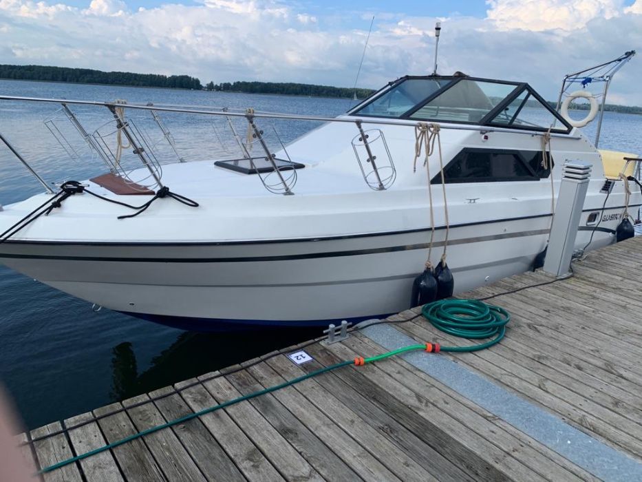 Jacht motorowy kabinowy / Łódź motorowa Glastron Aventure 266 165KM