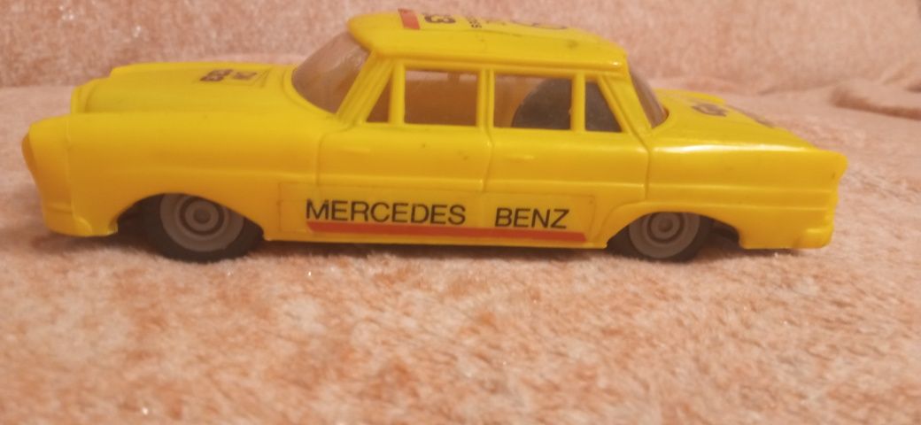 Retro Mercedes Benz zabawka PRL lata 70 te