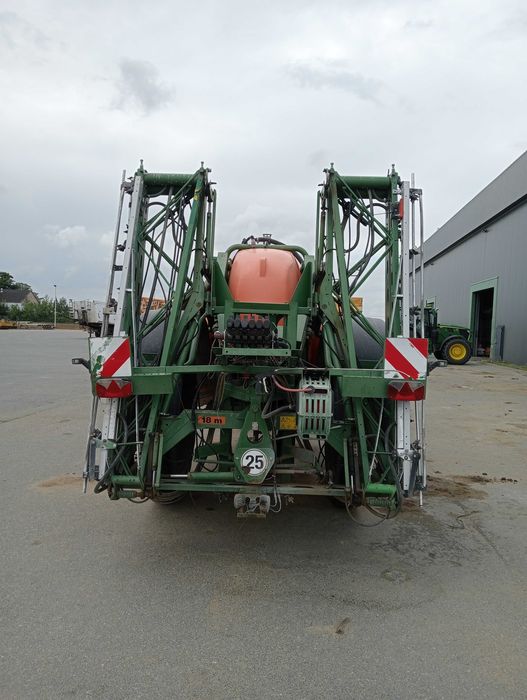 Opryskiwacz Amazone UX 3200