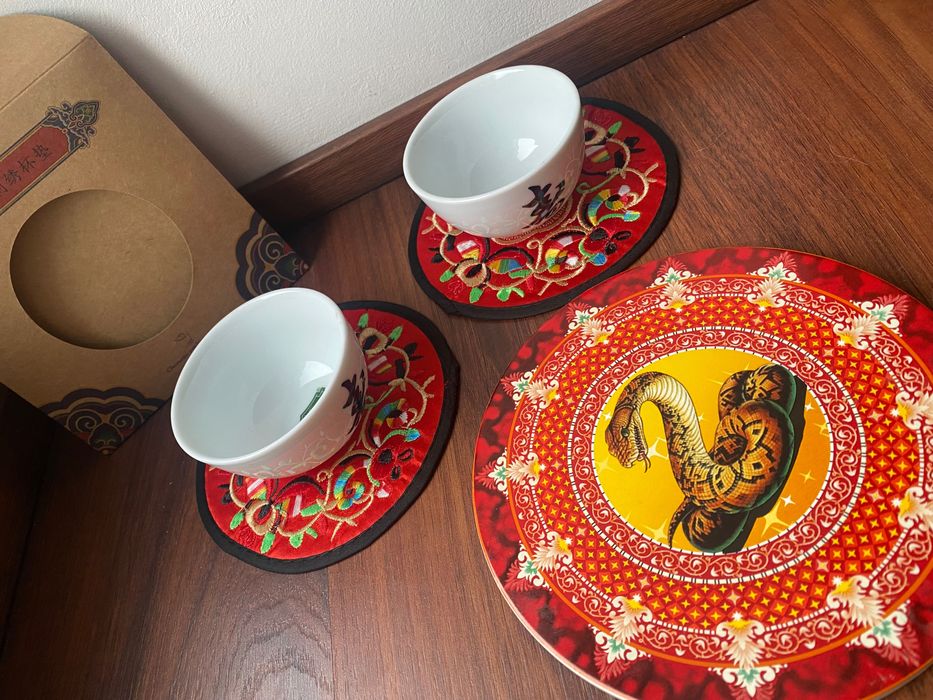 3шт Підставки під гаряче в Китайському Стилі червоні вишиті змія