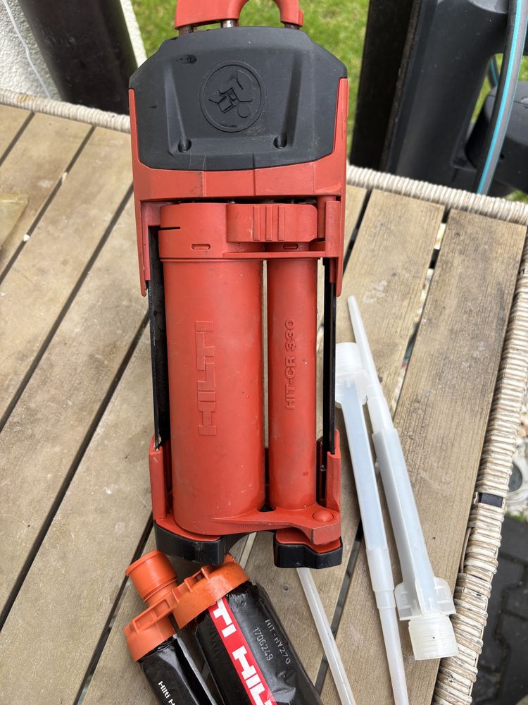 Wyciskacz do kleju hilti  hdm 330