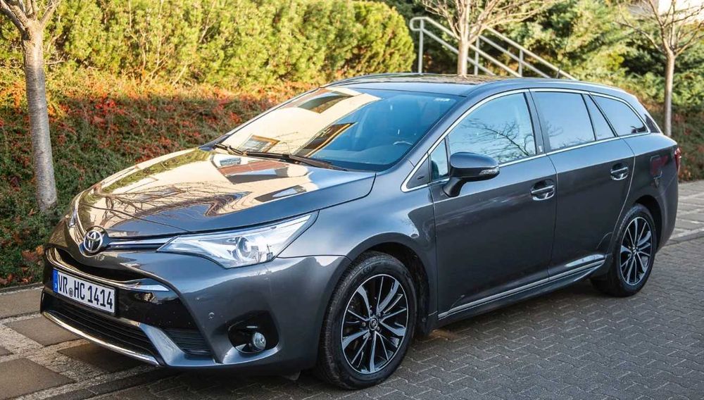 Toyota Avensis капот бампер крыло фара дверь радиатор фонарь зеркало