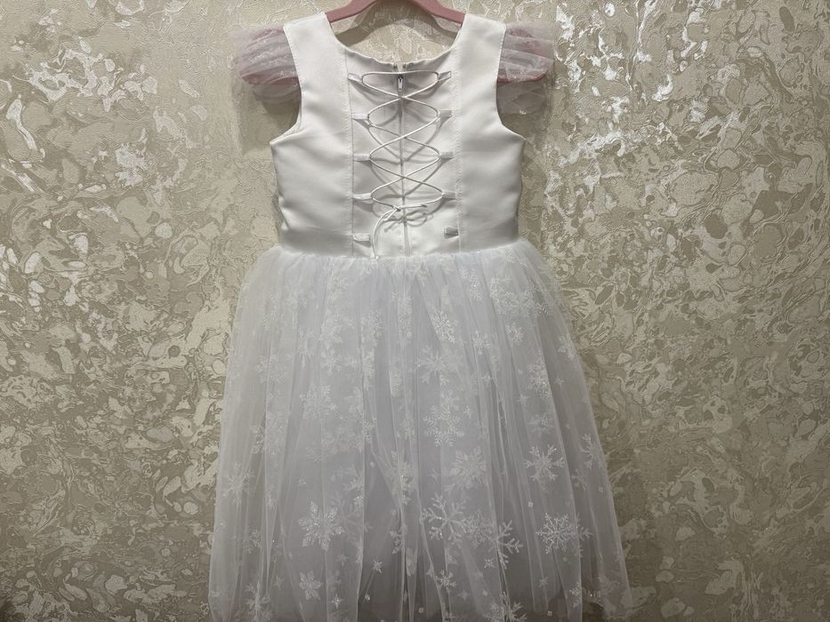 Біла сукня, сукня сніжинки ПРОКАТ по місту