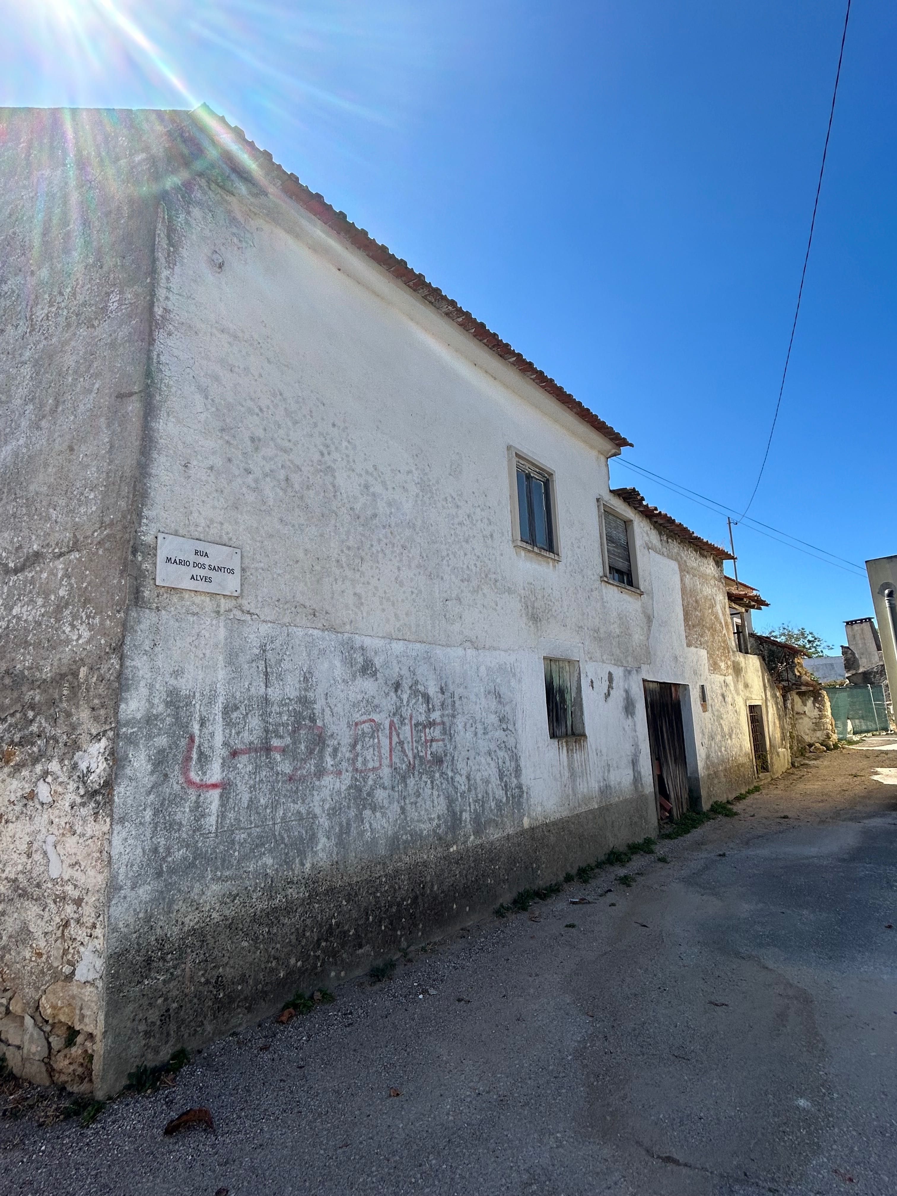 Moradia para reconstrução com projeto de arquitetura aprovado