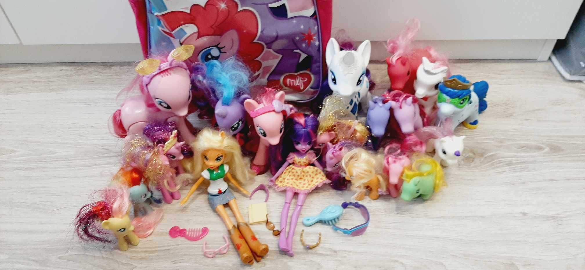 My Little Pony walizka + zestaw koników + lalki