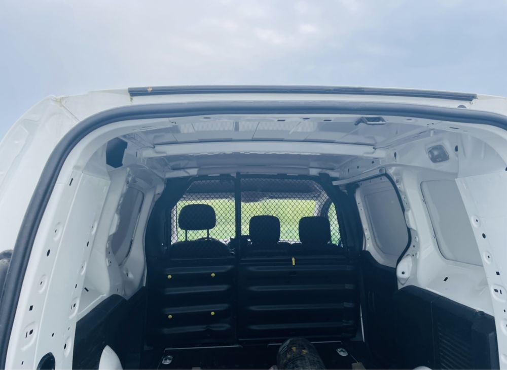 Автомобіль peugeot partner maxi  пробіг