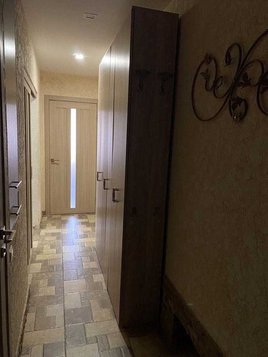 V Продам 2-кімнатну квартиру біля парку Шевченка