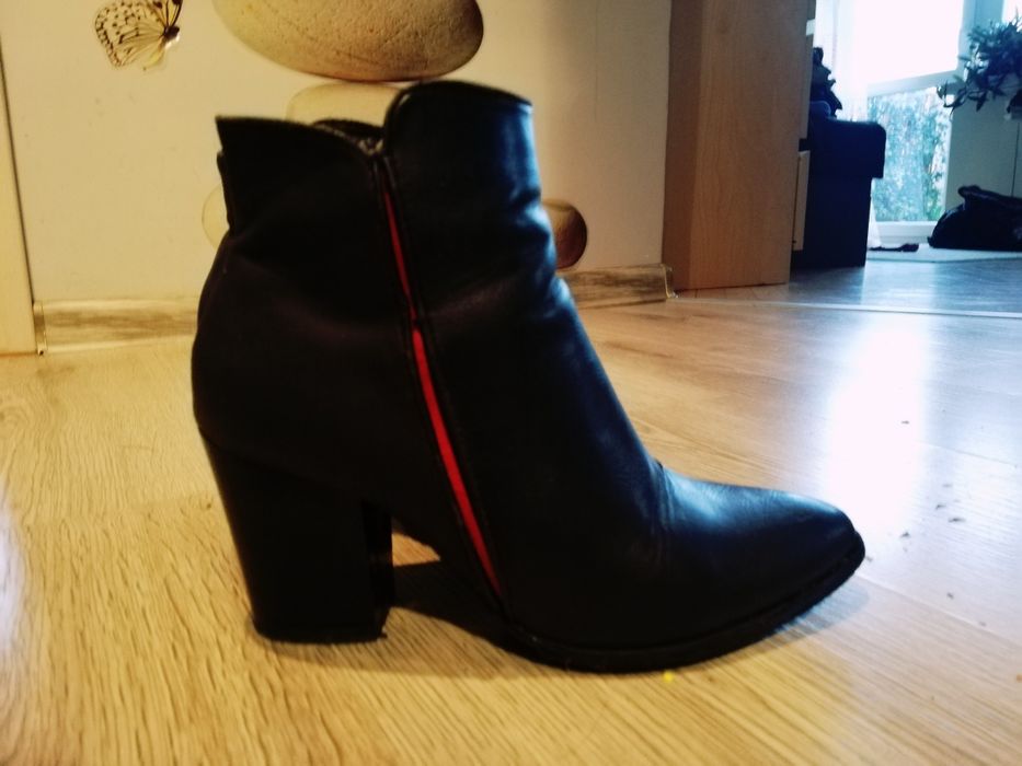 Botki na obcasie 36