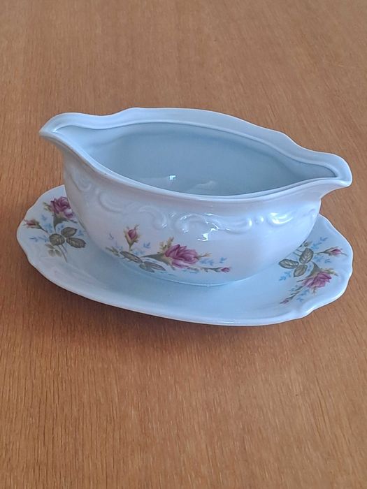 Porcelana Chodzież, serwis  śniadaniowo-obiadowo-kawowy  dla 6 osób