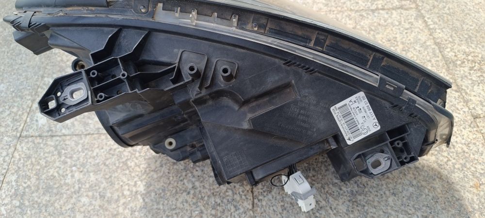 Farol Mercedes CLA W117 Xenon