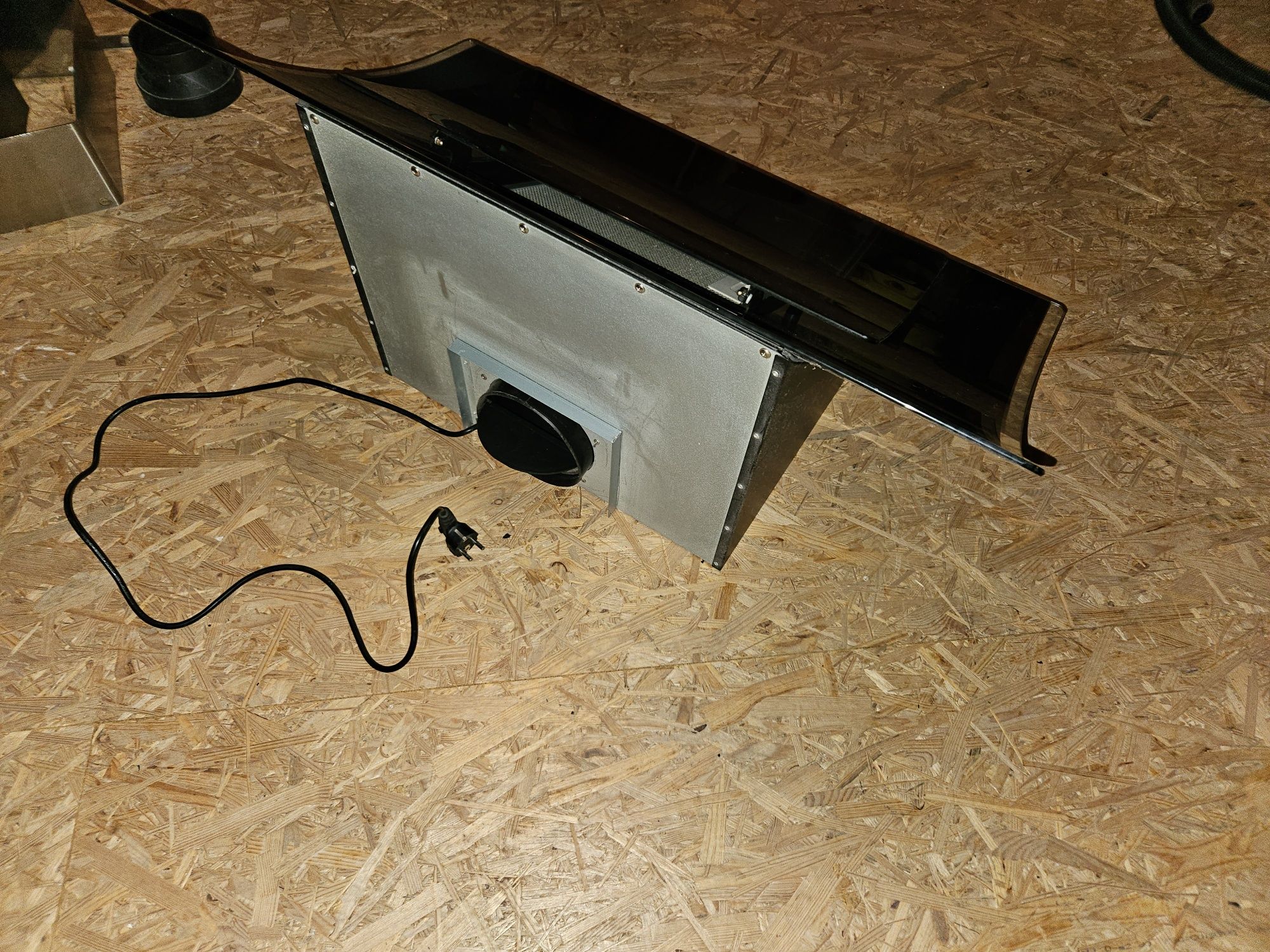 Okap szer 90 cm szklany