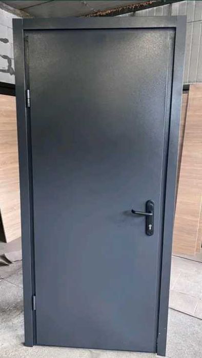 Акція Бюджетні вхідні двері однолистові технічні коричневі сірі