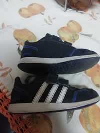 Adidas azuis riscas brancas