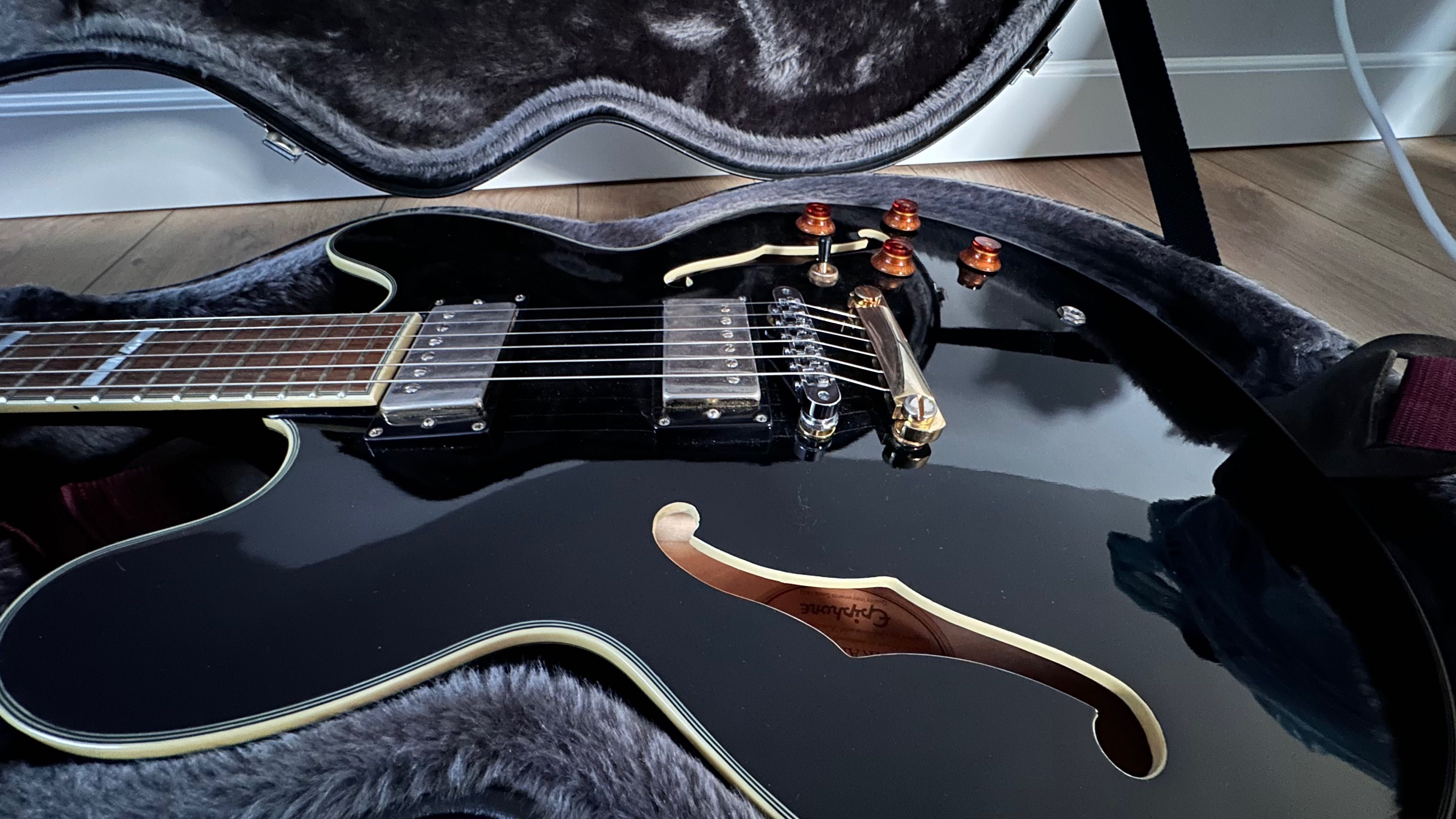 Epiphone Sheraton II z Fishman piezo powerbridge