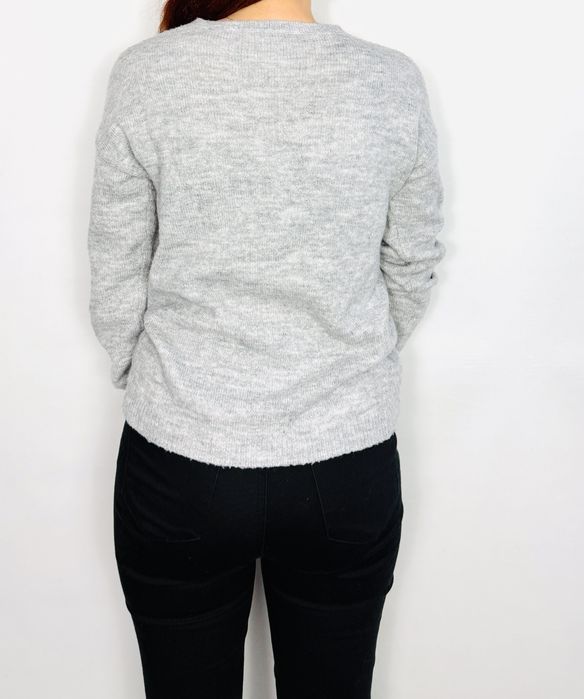 Szary świąteczny sweter z Mikołajem S 36