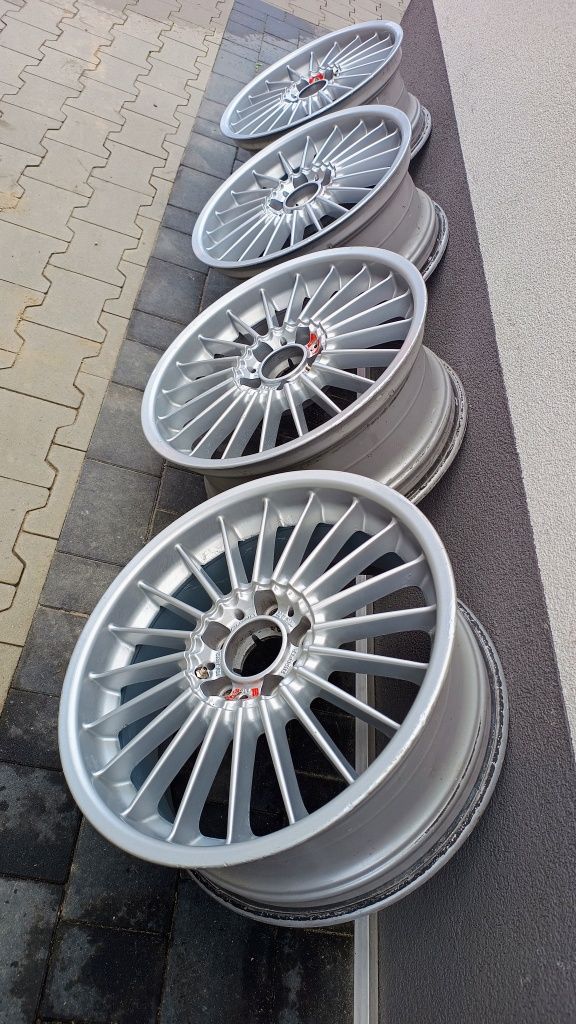 Felgi Alpina Classic II 18" 4 szt. 8J ET34 Borbet E9x