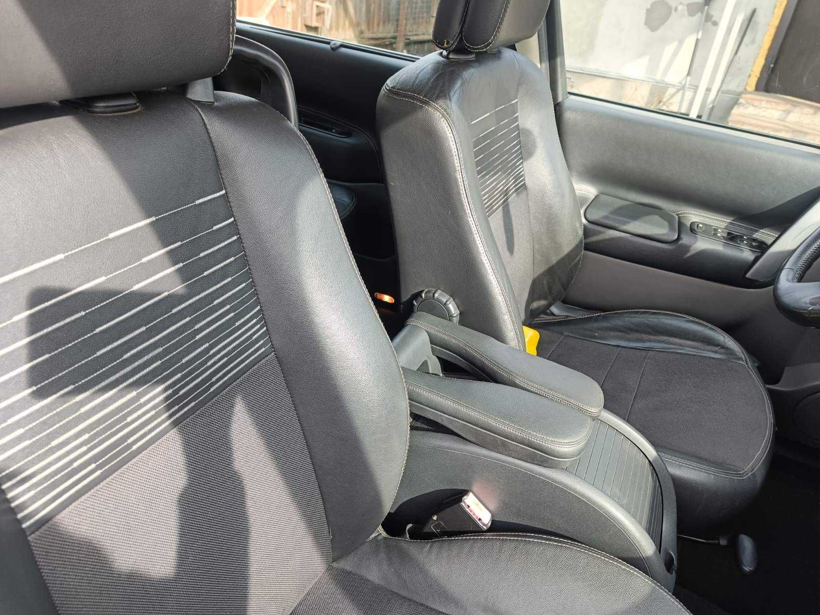 Продам автомобіль Renault Grand Scenic