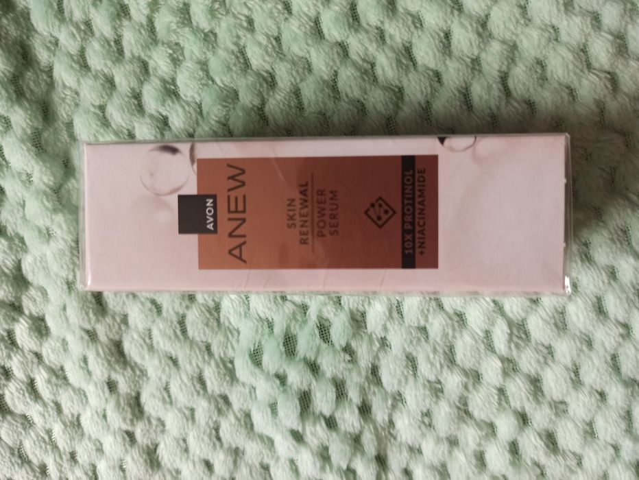 Avon Odmładzająco-wzmacniające serum do twarzy z Protinolem 30 ml