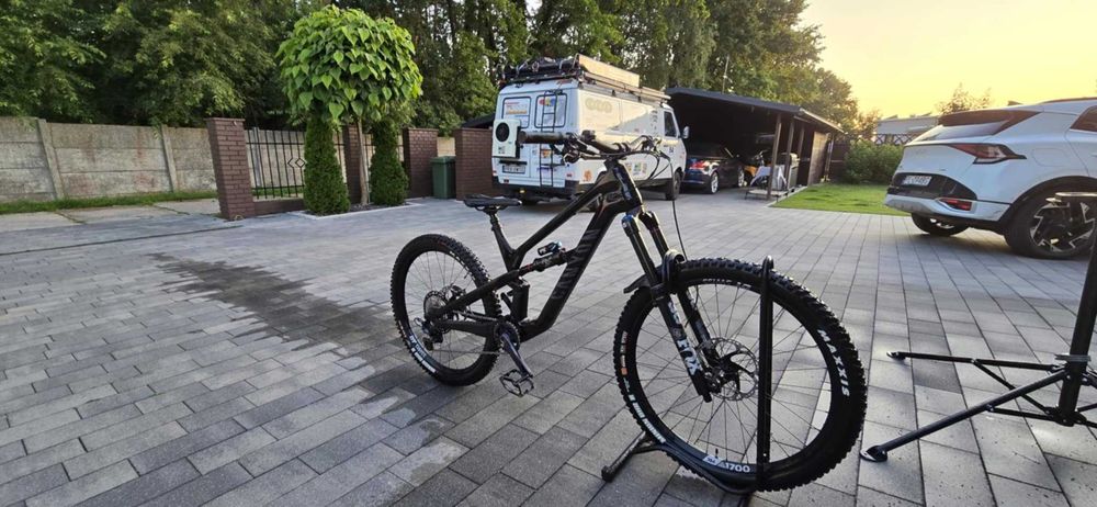 Rower enduro canyon spectral cf 8  2024 M