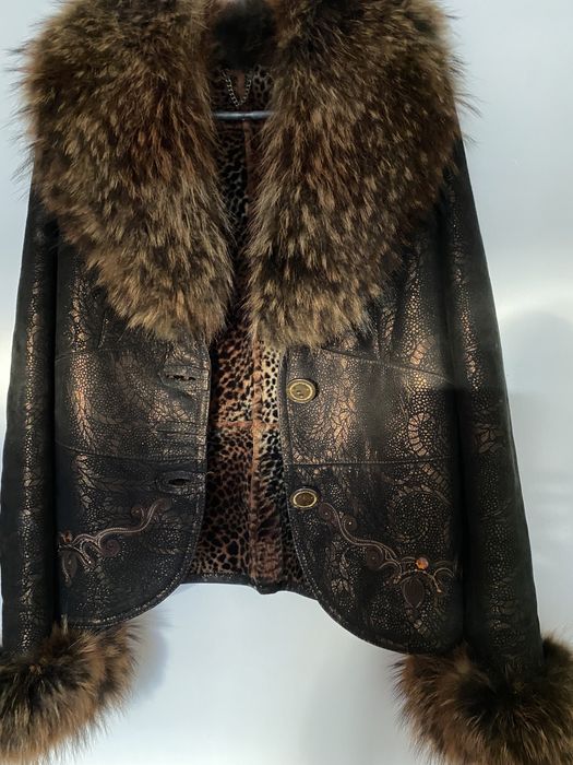 Натуральная дубленка с мехом енота