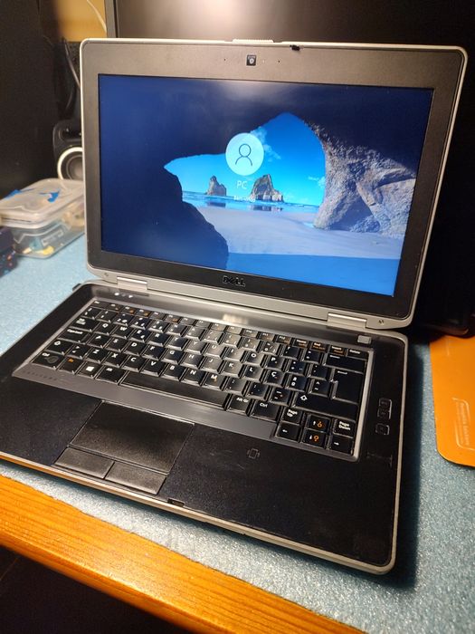 Dell E6430 . I7-3720QM.  8 gb ram DDR3 .ssd 500gb  .