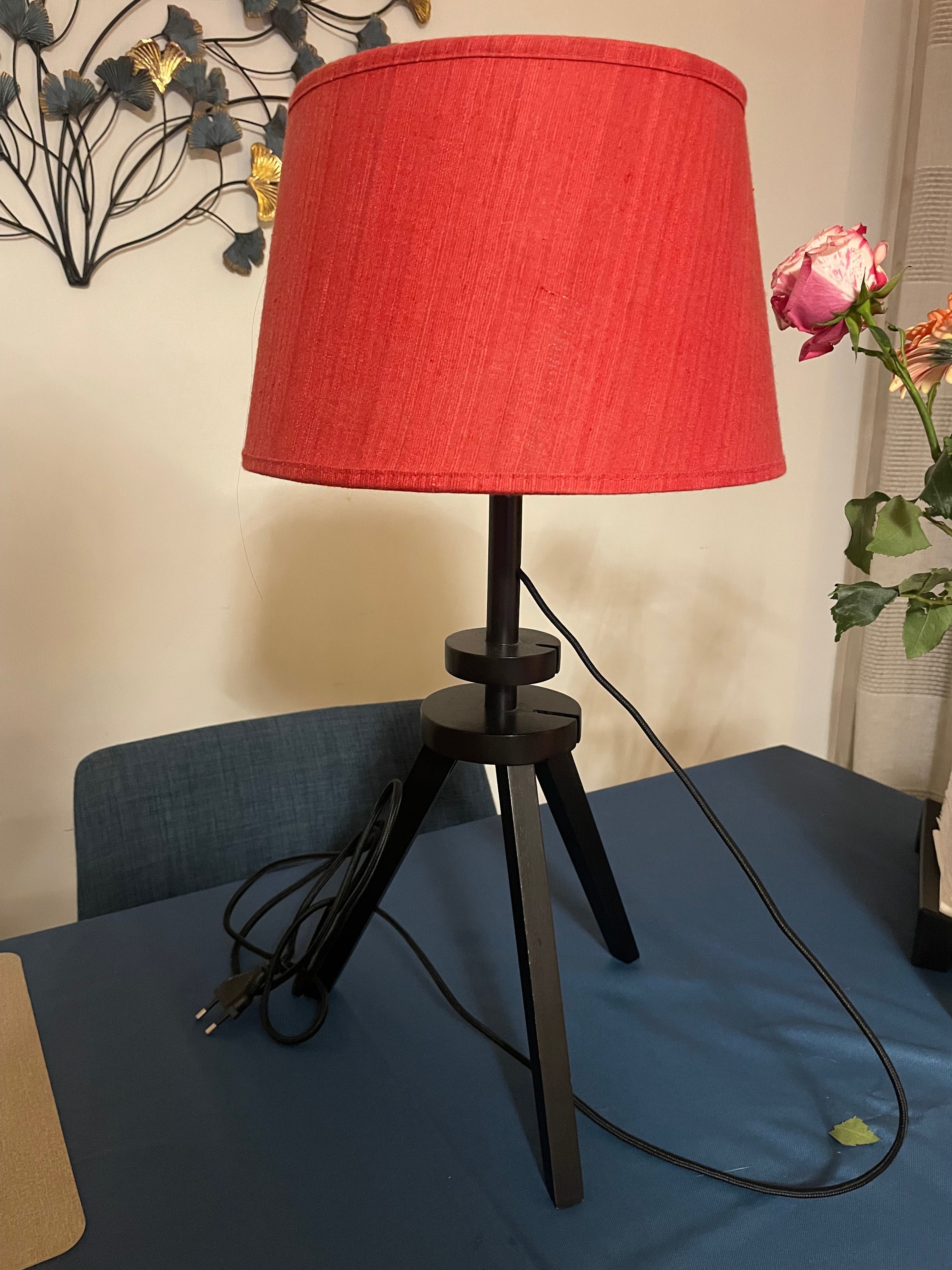 Candeeiro de mesa c/Abajour Vermelho (COMO NOVO)
