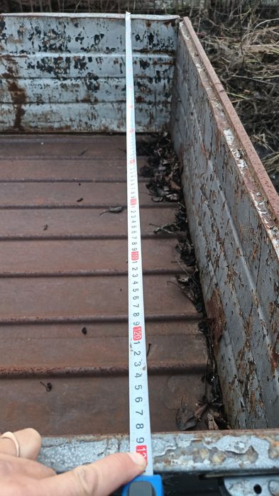 Причіп є дуги, міцний.