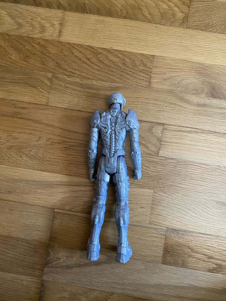 Boneco do Ultron Marvel