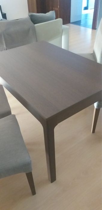 Mesa sala com cadeiras