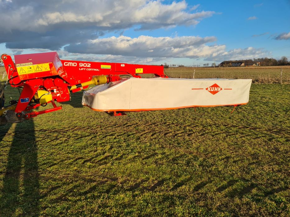 Claas disco 3100 oraz 3050 z kondycjonerem i kuhn gmd 902