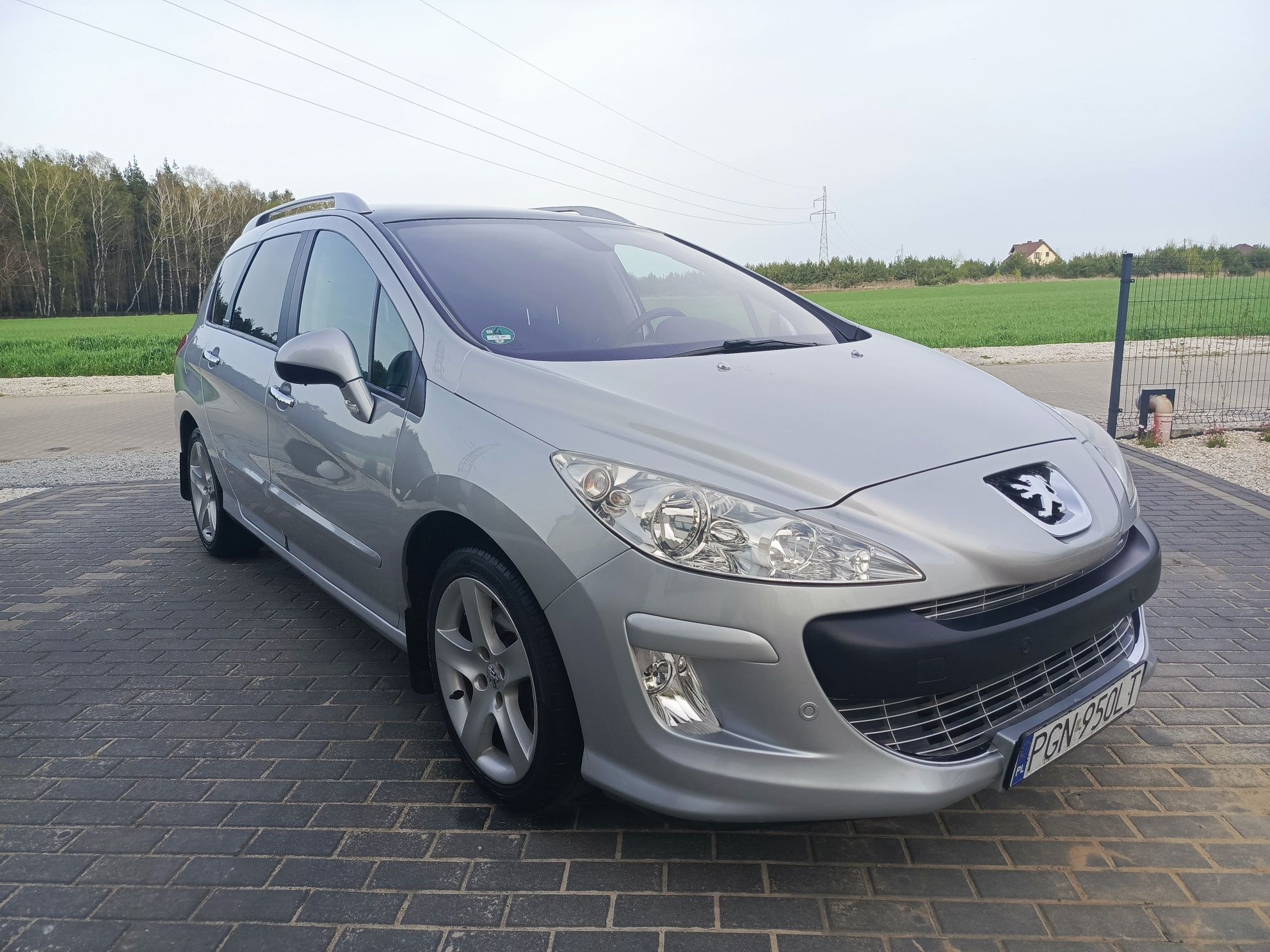 Peugeot 308 - automat - benzyna - bardzo niski potwierdzony przebieg!