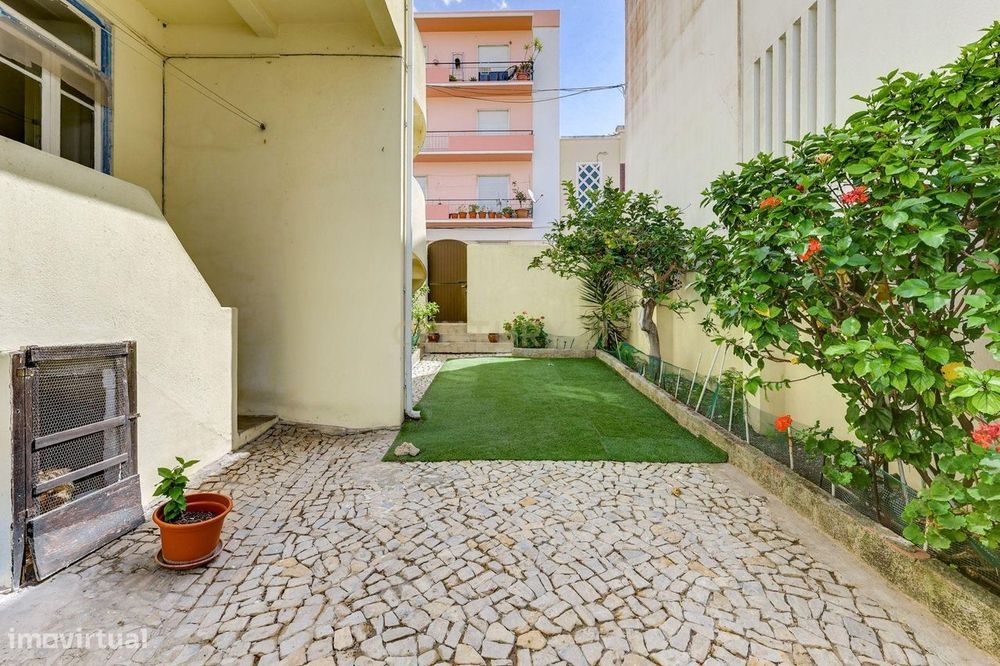 Moradia T5 Bi Familiar, Torres Vedras
