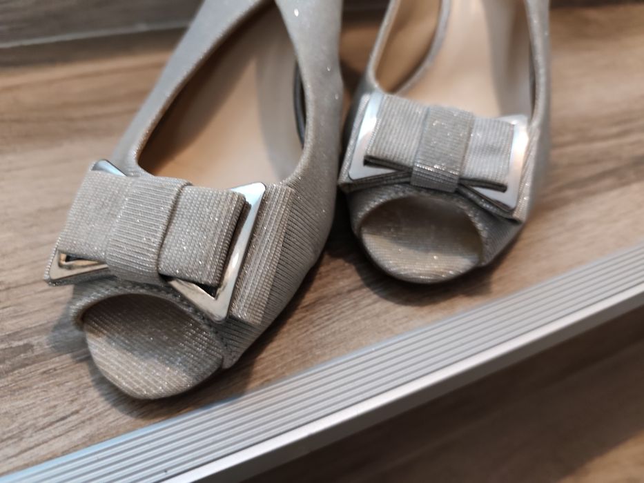 Sandália de cerimónia em prateado
