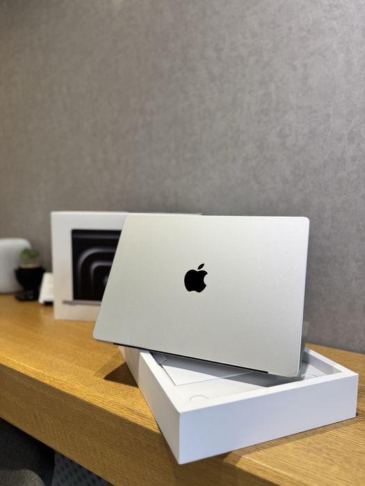 Apple MacBook Pro 14’ 2024 M4 Pro 24/512Gb Silver (MX2E3)