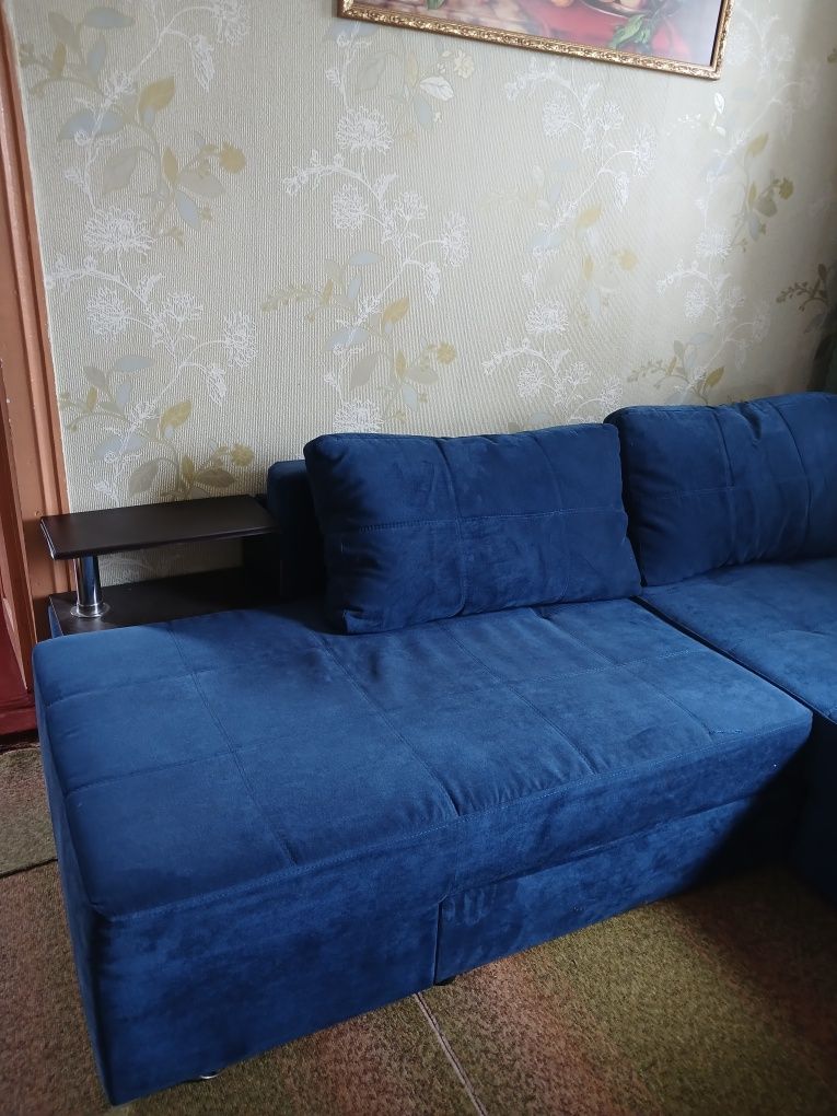 Продам диван угловий