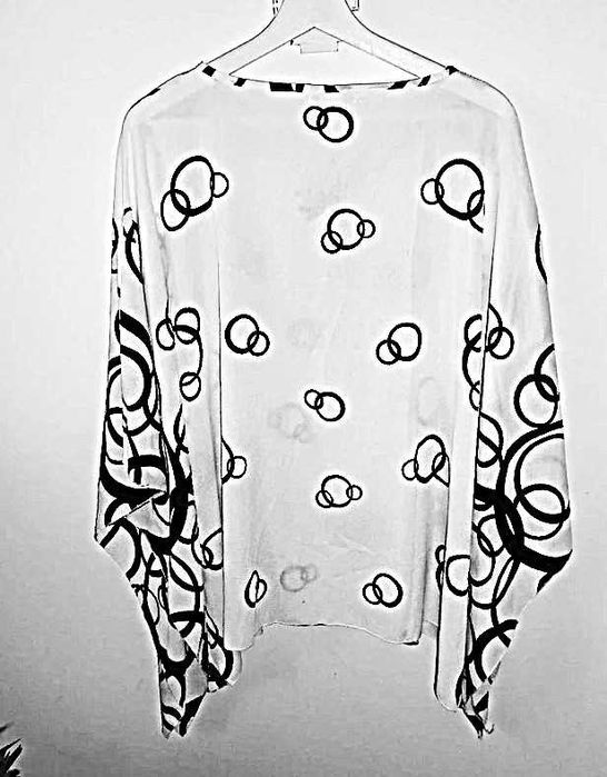 Piękna narzutka - kardigan - ponczo - nietoperz bez rozmiarowa