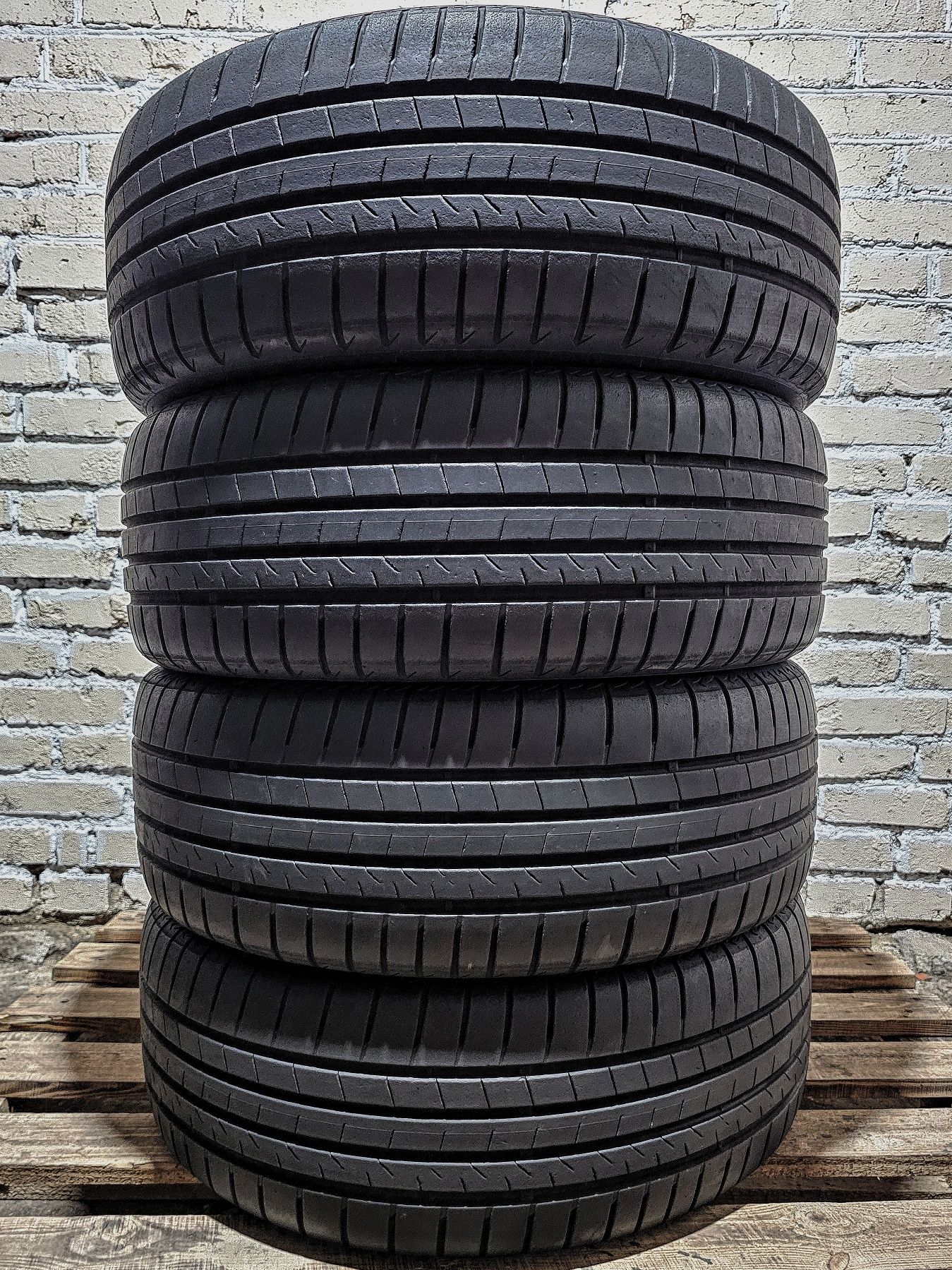 Шини 235/55r18 Bridgestone | 2023 | 6.5mm | Hungary | Преміум комплект