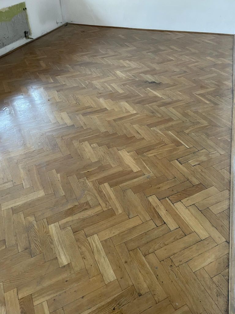 Parkiet dębowy,.