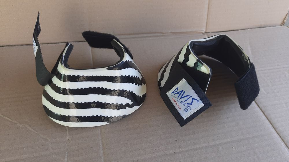 Кобури, накладки на копита коня , Davis,  розмір S, made in USA