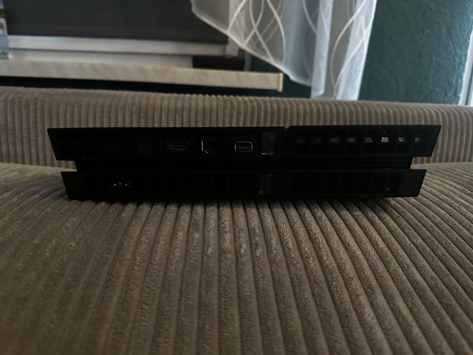 Konsola Ps4 Fat 500 G