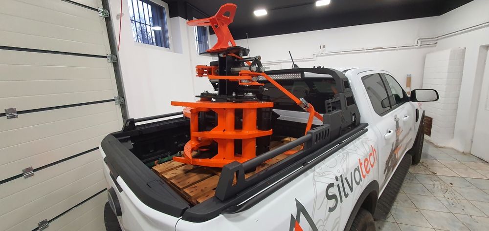 Głowica chwytak koparka ładowarka do wycinania drzewa gałęzi krzaków