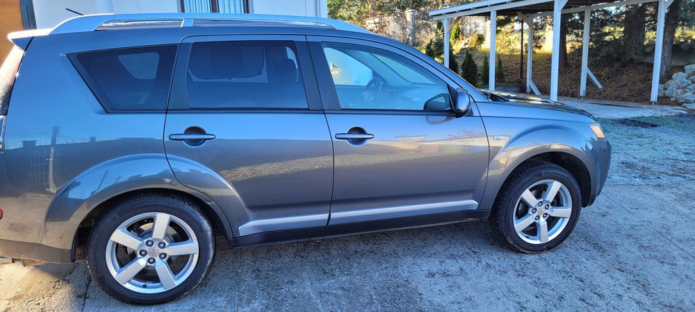 Mitsubishi outlander 2